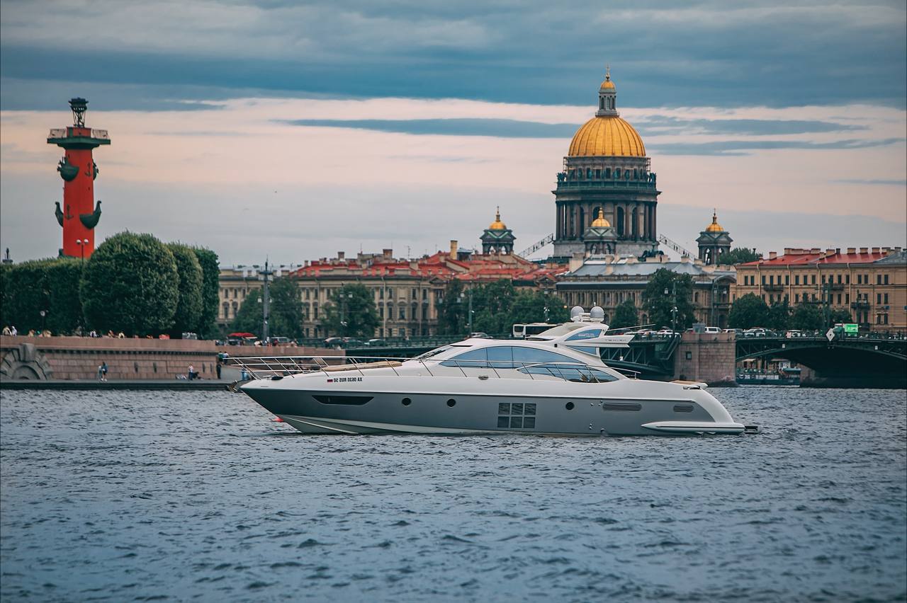 Azimut 62S